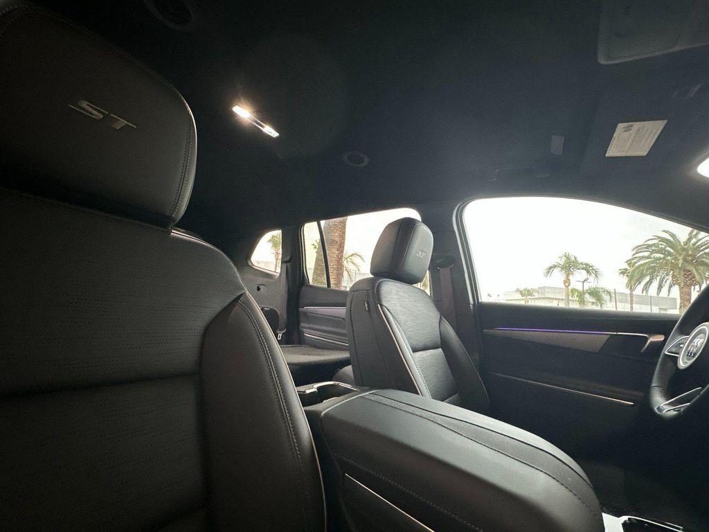 new 2025 Buick Enclave car, priced at $45,724