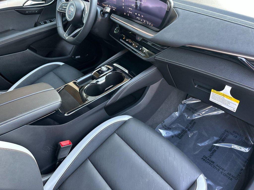 new 2025 Buick Envision car, priced at $38,378
