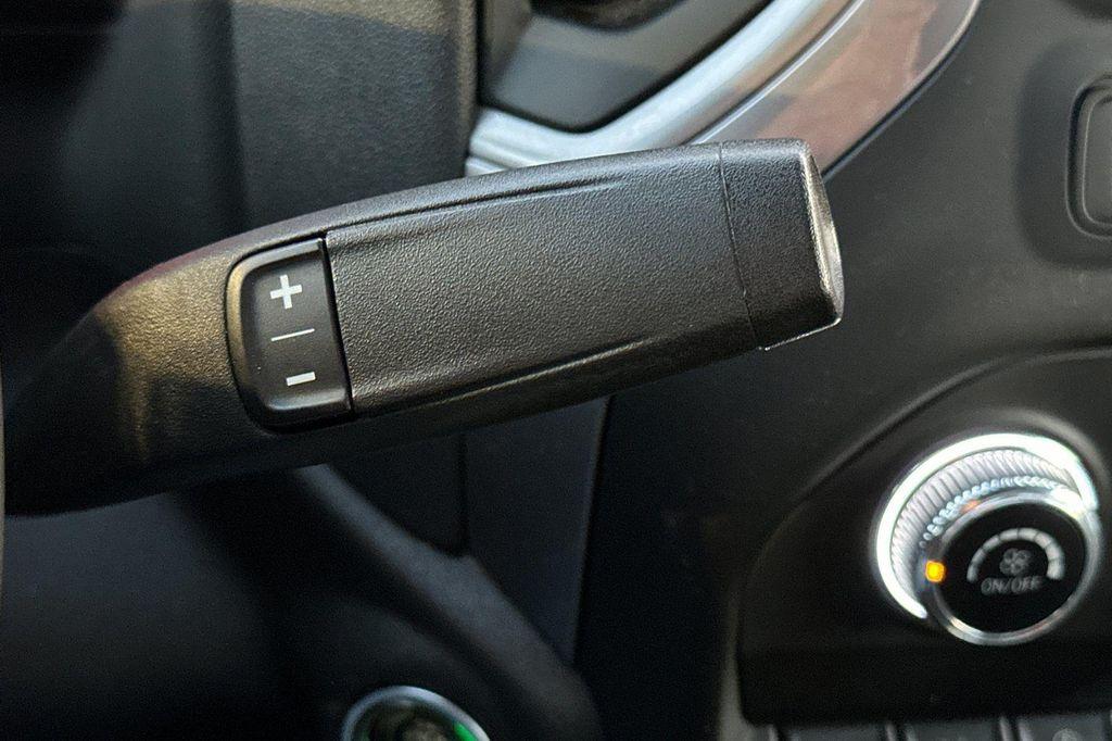 used 2023 GMC Sierra 1500 car, priced at $28,790