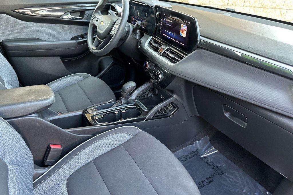 used 2024 Chevrolet TrailBlazer car, priced at $21,890