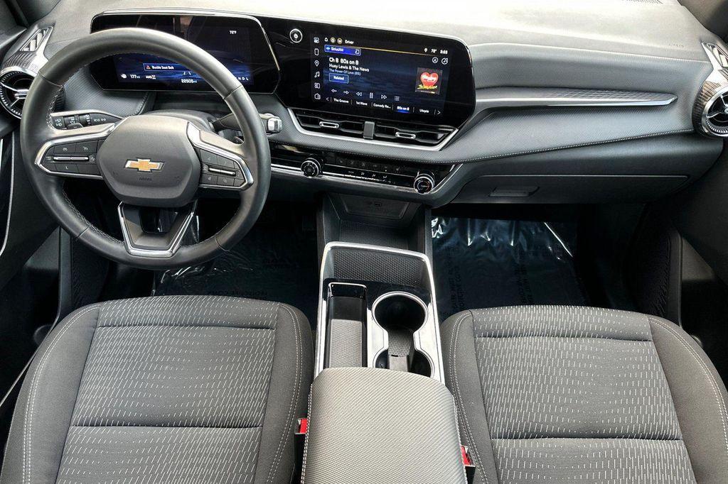 used 2025 Chevrolet Equinox car, priced at $27,560