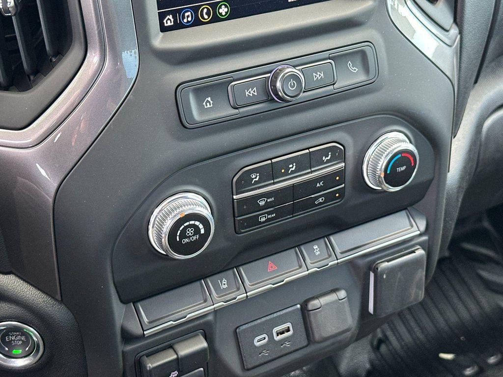 new 2025 GMC Sierra 3500 car, priced at $52,412