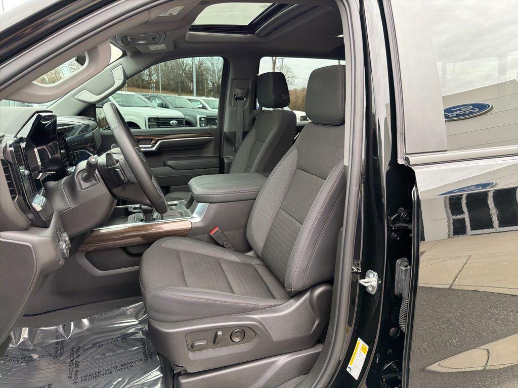 used 2024 Chevrolet Silverado 1500 car, priced at $50,991