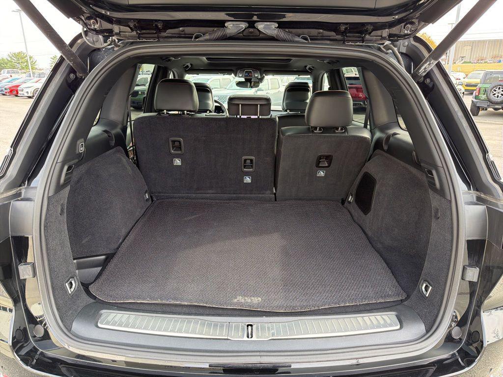 used 2025 Jeep Grand Cherokee car, priced at $46,992