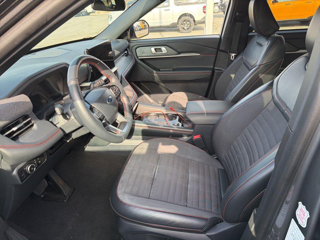 used 2025 Ford Explorer car, priced at $39,998