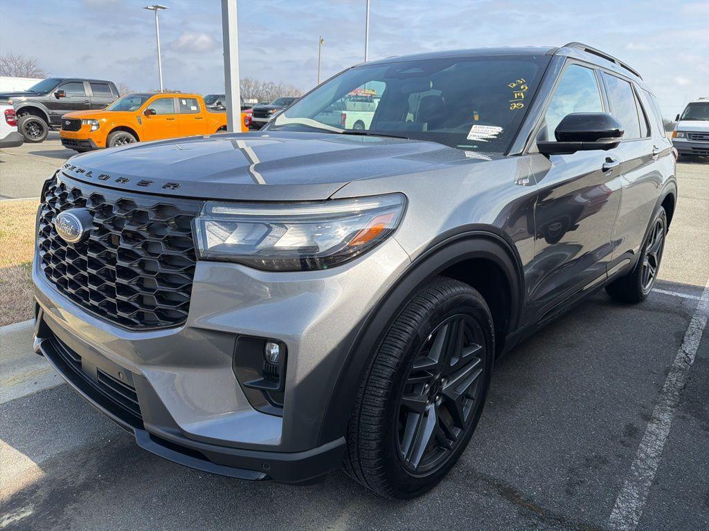 used 2025 Ford Explorer car, priced at $39,998