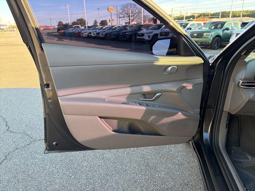 used 2021 Hyundai Elantra car, priced at $13,998