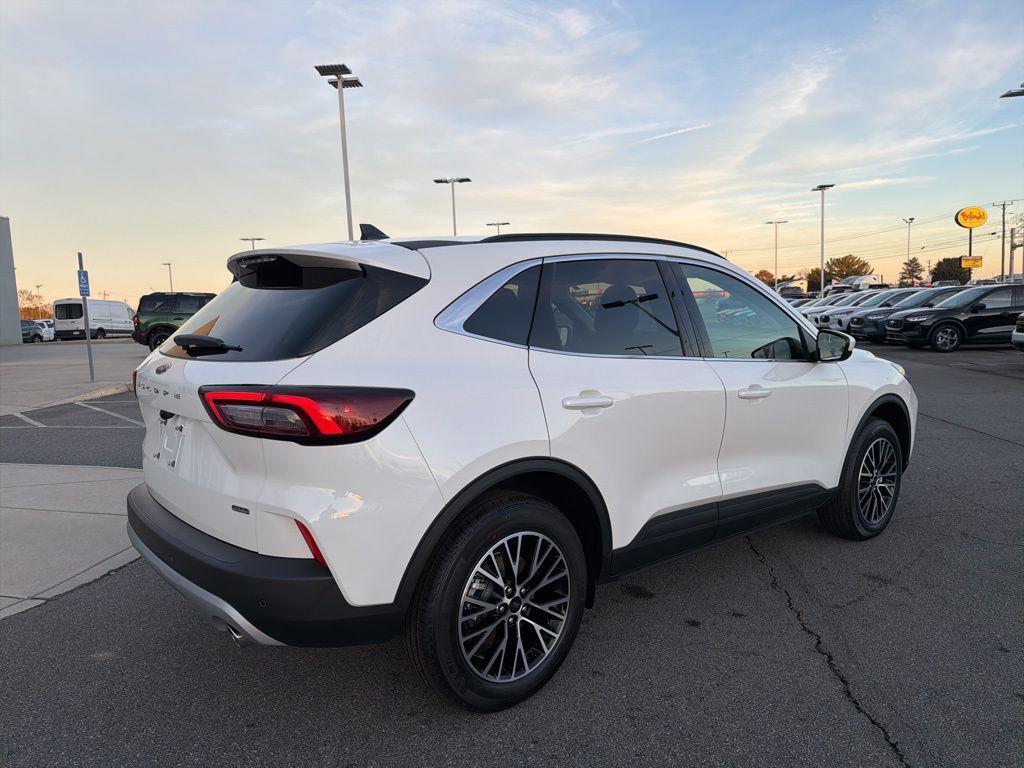 new 2026 Ford Escape PHEV car, priced at $33,390