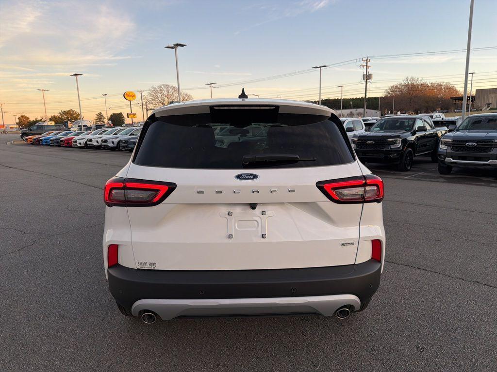 new 2026 Ford Escape PHEV car, priced at $33,390