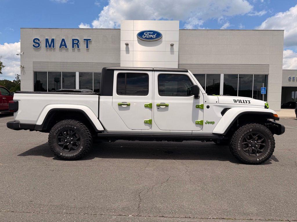 used 2024 Jeep Gladiator car, priced at $36,594