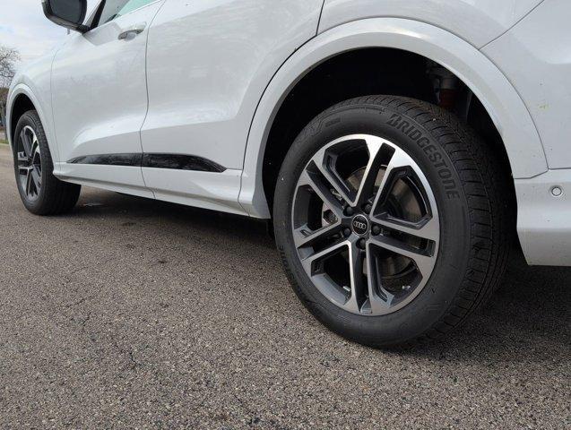 new 2025 Audi Q5 car, priced at $53,452