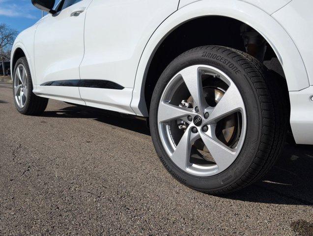 new 2025 Audi Q5 car, priced at $55,660