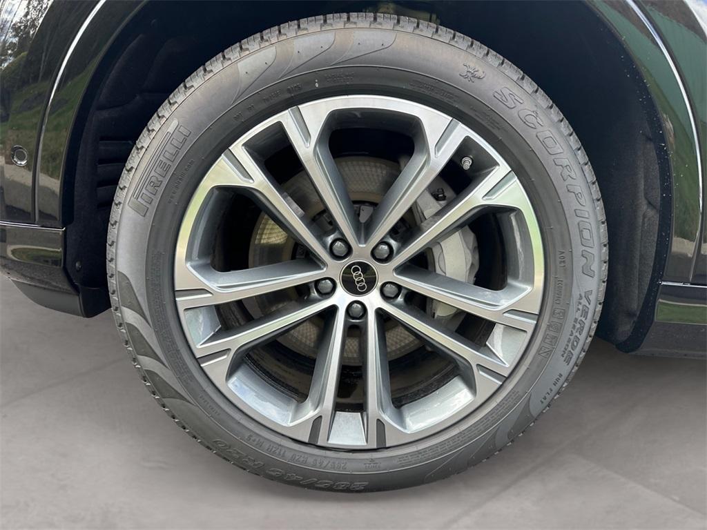 new 2026 Audi Q7 car, priced at $73,895
