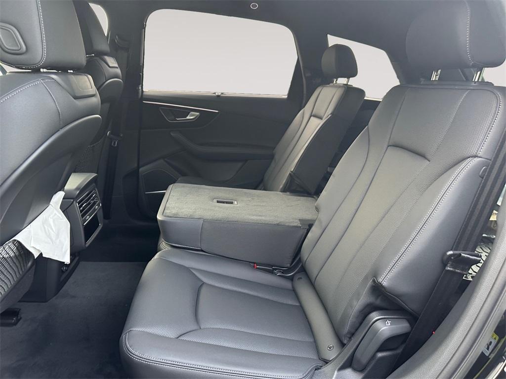 new 2026 Audi Q7 car, priced at $78,445