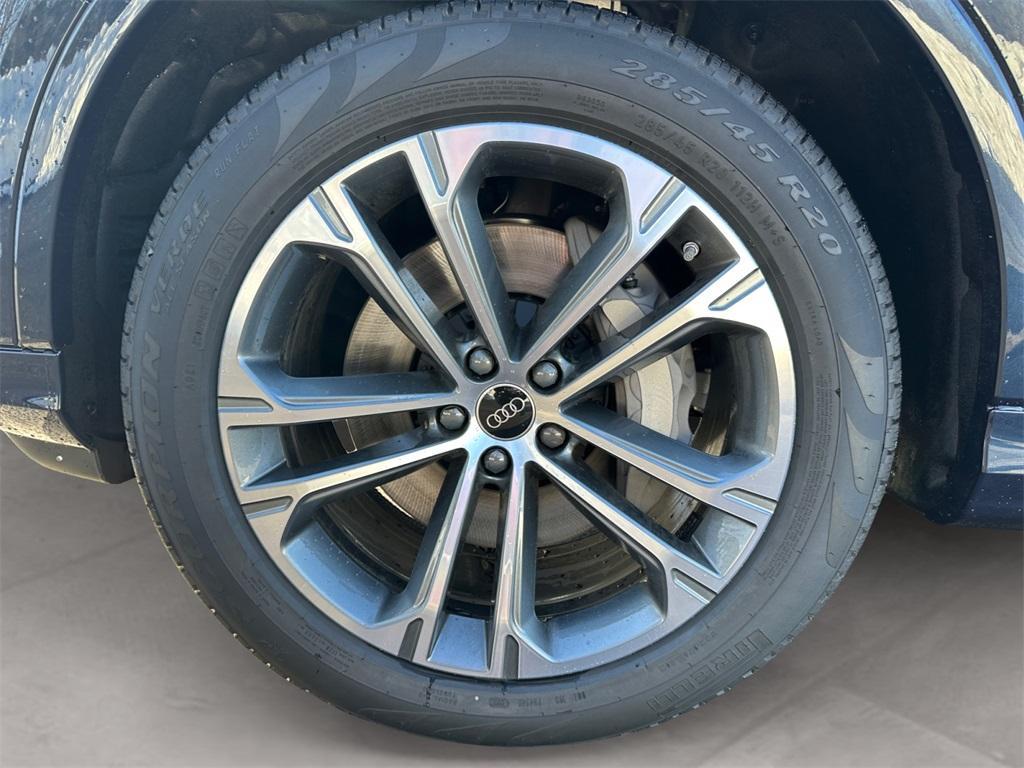 new 2026 Audi Q7 car, priced at $70,140