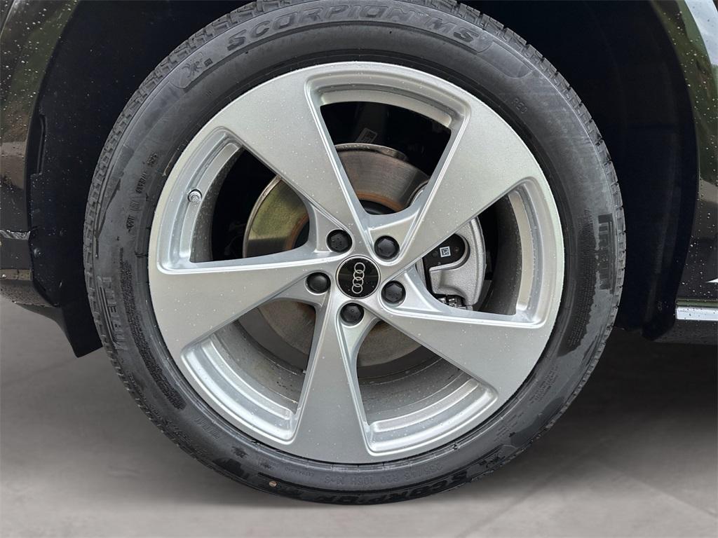 new 2025 Audi Q5 car, priced at $59,980