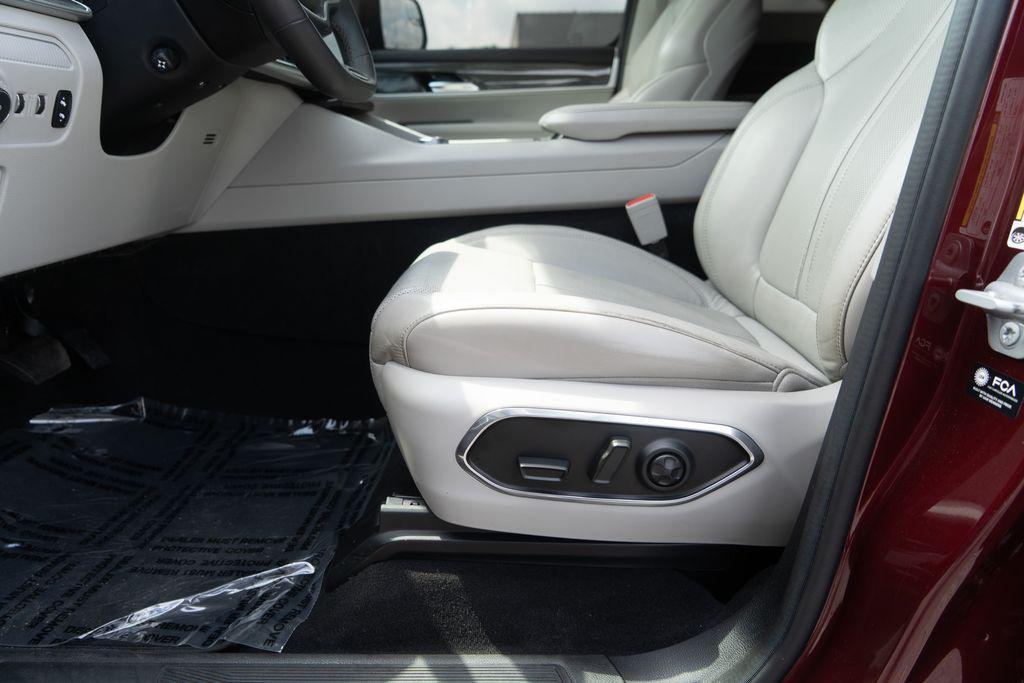 used 2022 Jeep Wagoneer car, priced at $33,269