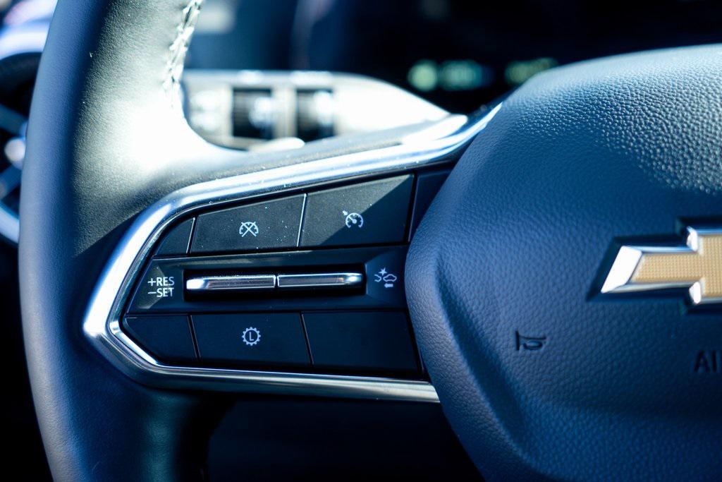 used 2025 Chevrolet Equinox car, priced at $27,775