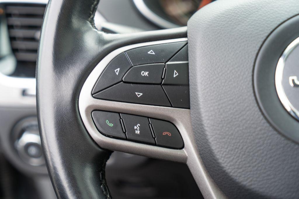 used 2021 Jeep Cherokee car, priced at $18,577