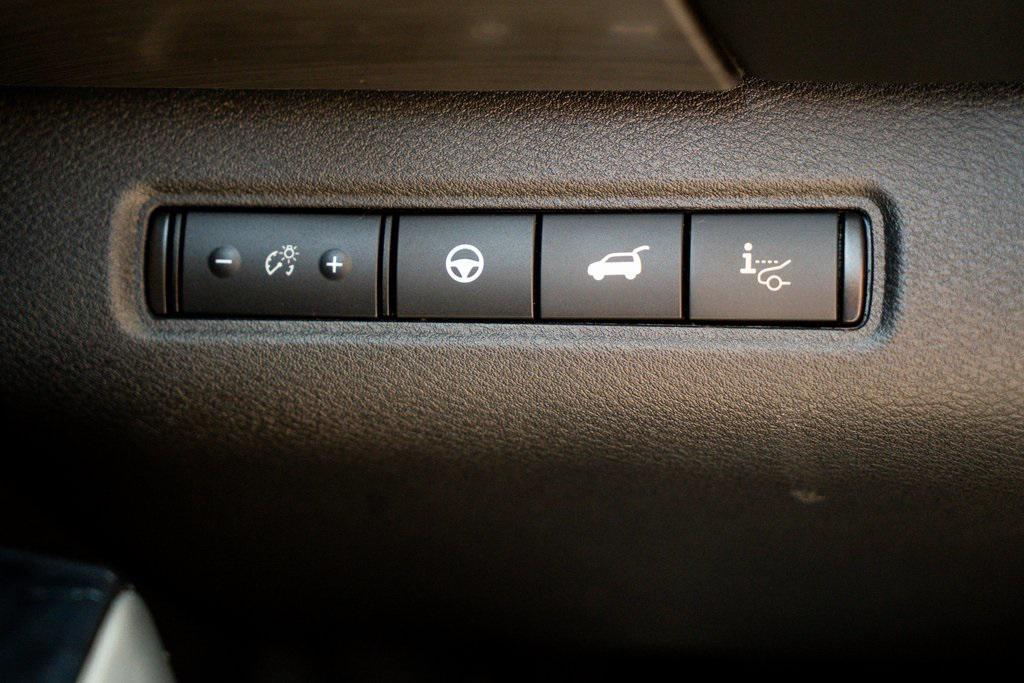 2023 Pearl White Tricoat Nissan Pathfinder