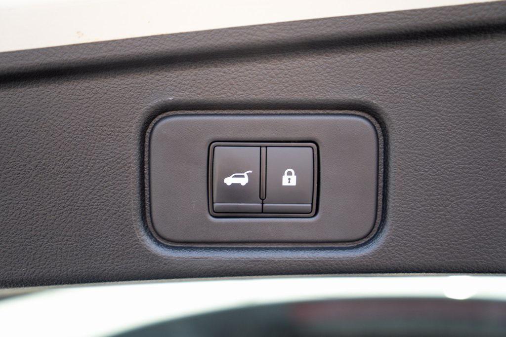 2023 Pearl White Tricoat Nissan Pathfinder