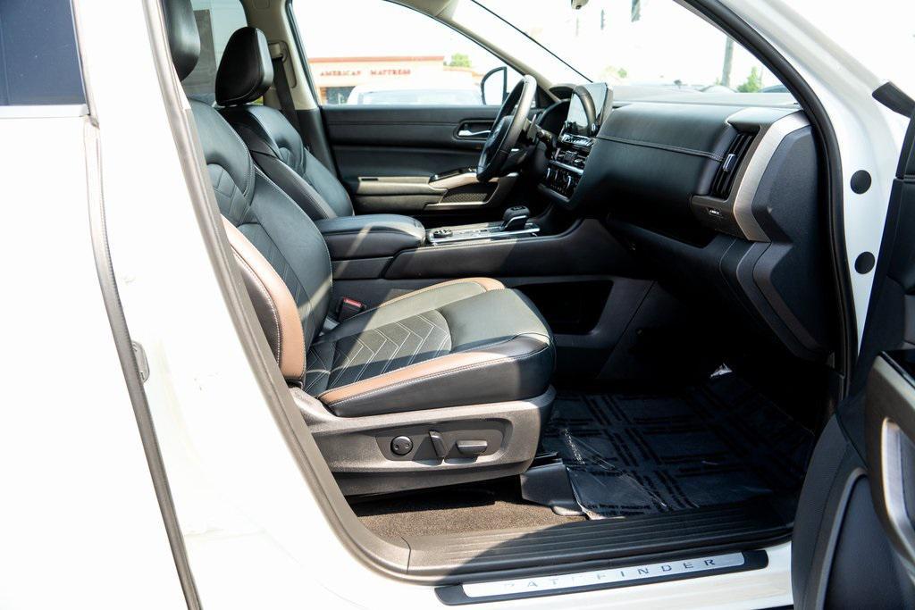 2023 Pearl White Tricoat Nissan Pathfinder