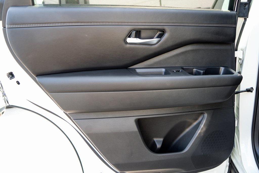 2023 Pearl White Tricoat Nissan Pathfinder