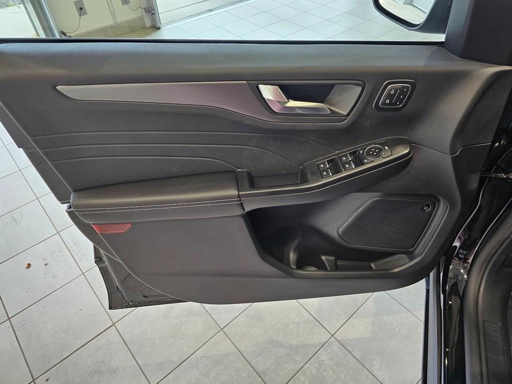 new 2025 Ford Escape car, priced at $39,015