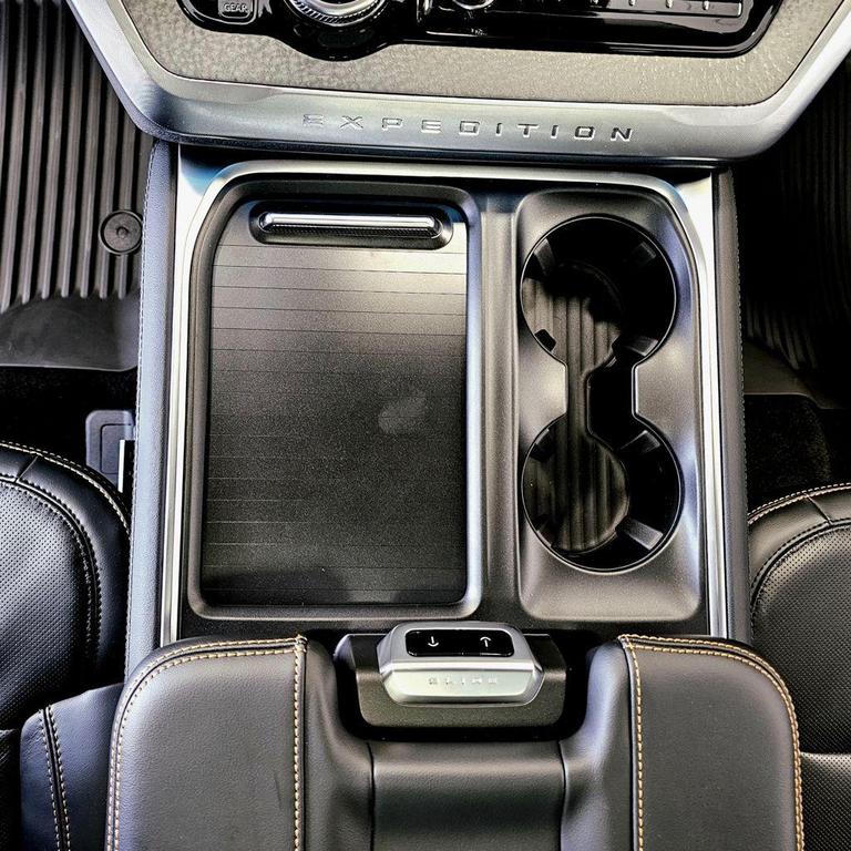 new 2025 Ford Expedition car, priced at $84,220