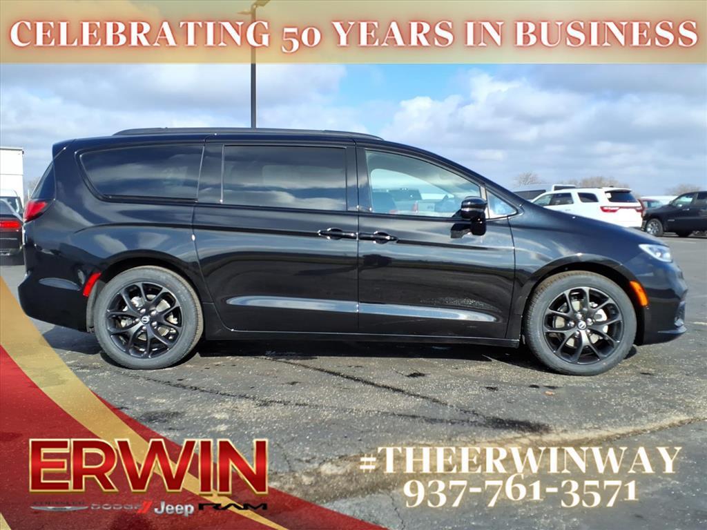 new 2026 Chrysler Pacifica car, priced at $48,973