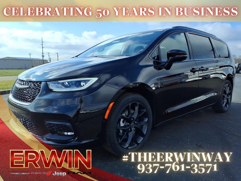 new 2026 Chrysler Pacifica car, priced at $48,973