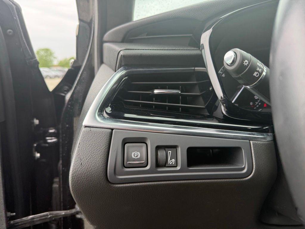 used 2024 Cadillac XT6 car, priced at $46,894