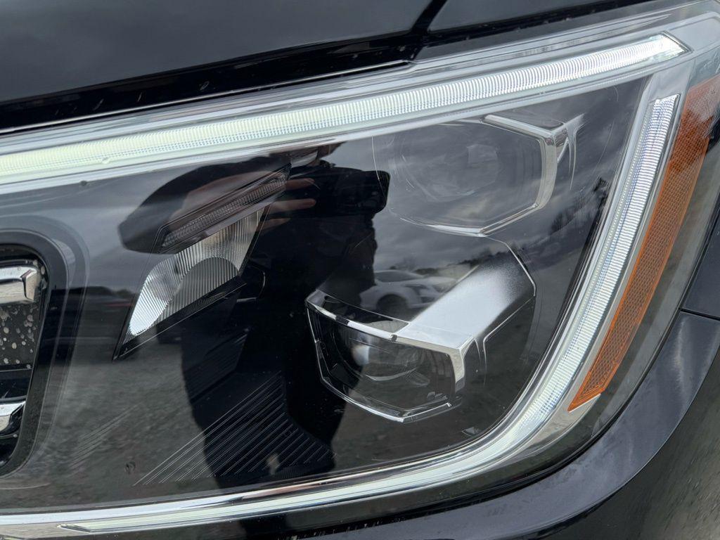 used 2025 Volkswagen Atlas car, priced at $36,590