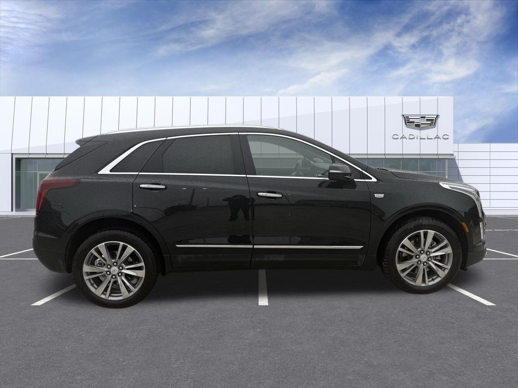 used 2025 Cadillac XT5 car, priced at $40,825