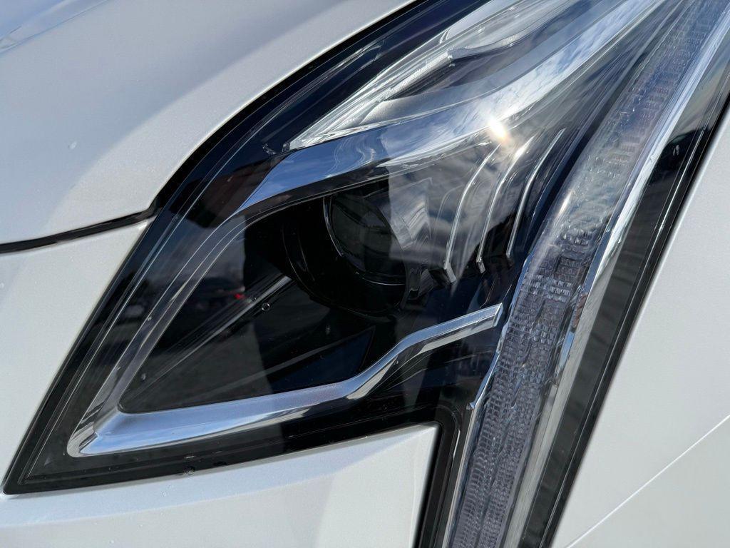 used 2023 Cadillac XT5 car, priced at $34,025