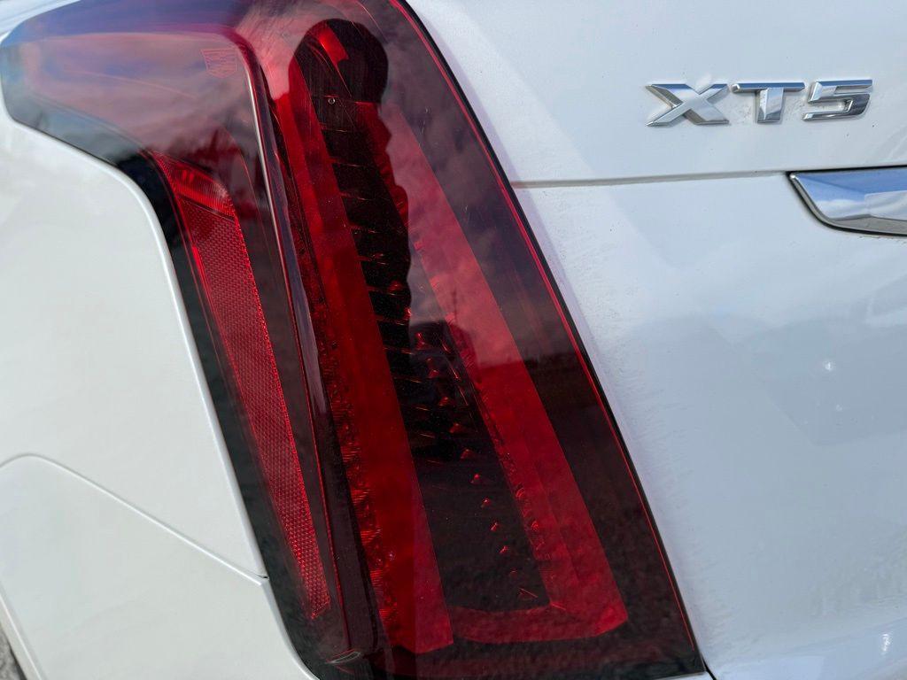 used 2023 Cadillac XT5 car, priced at $34,025