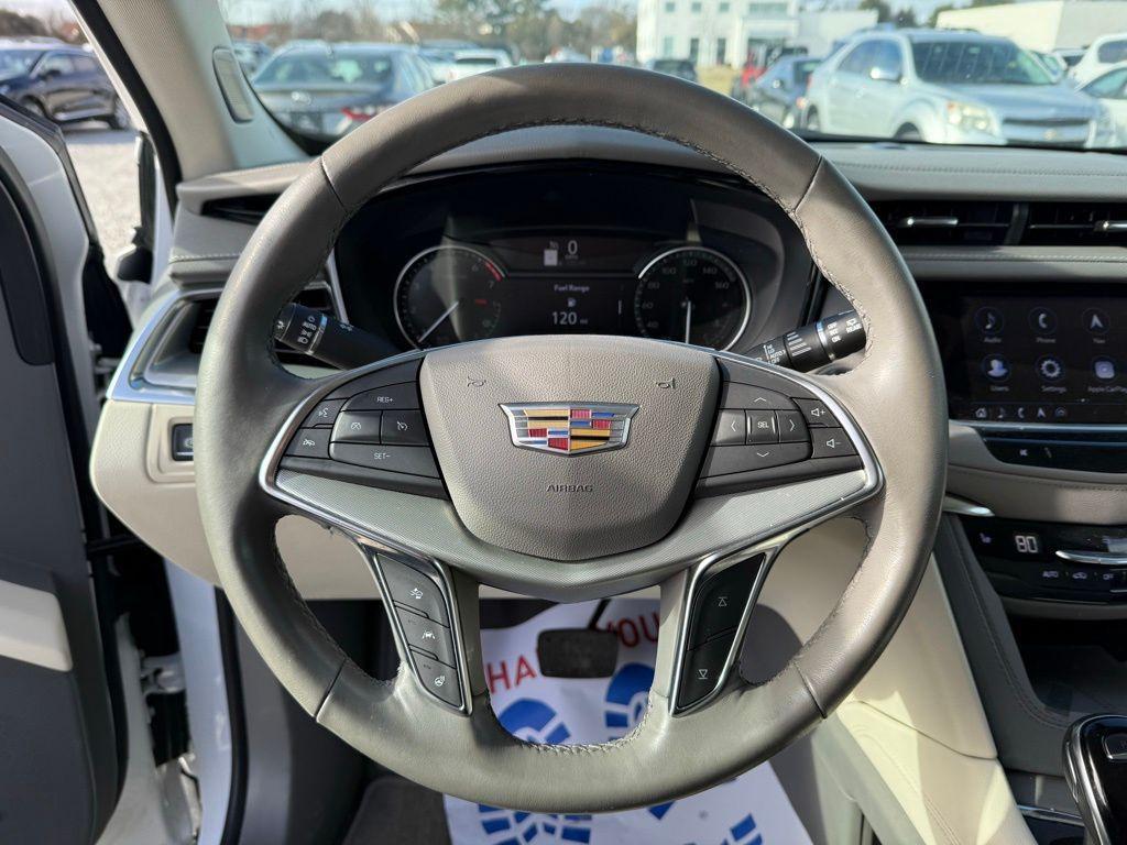 used 2023 Cadillac XT5 car, priced at $34,025