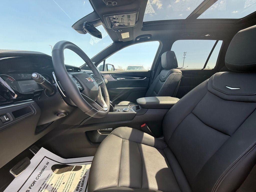 2024 Silver Metallic Cadillac XT6