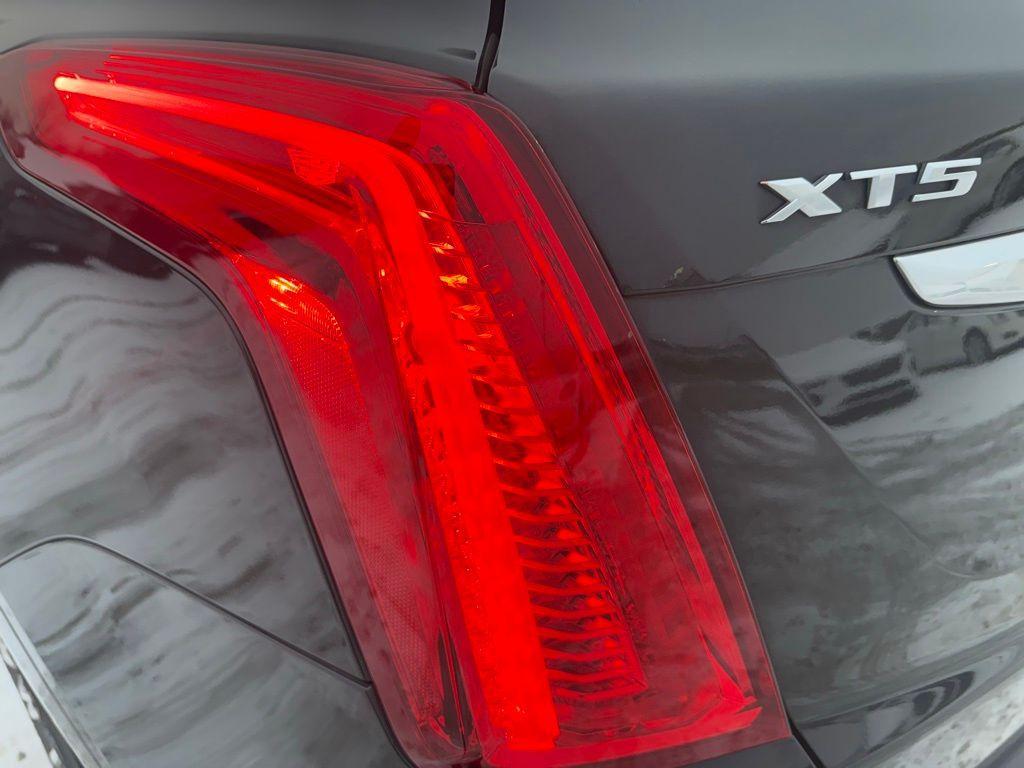 used 2019 Cadillac XT5 car, priced at $17,500
