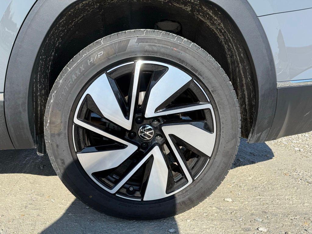 used 2025 Volkswagen Atlas car, priced at $36,900