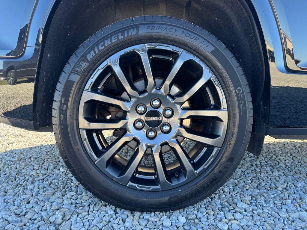 used 2023 GMC Acadia car, priced at $30,555