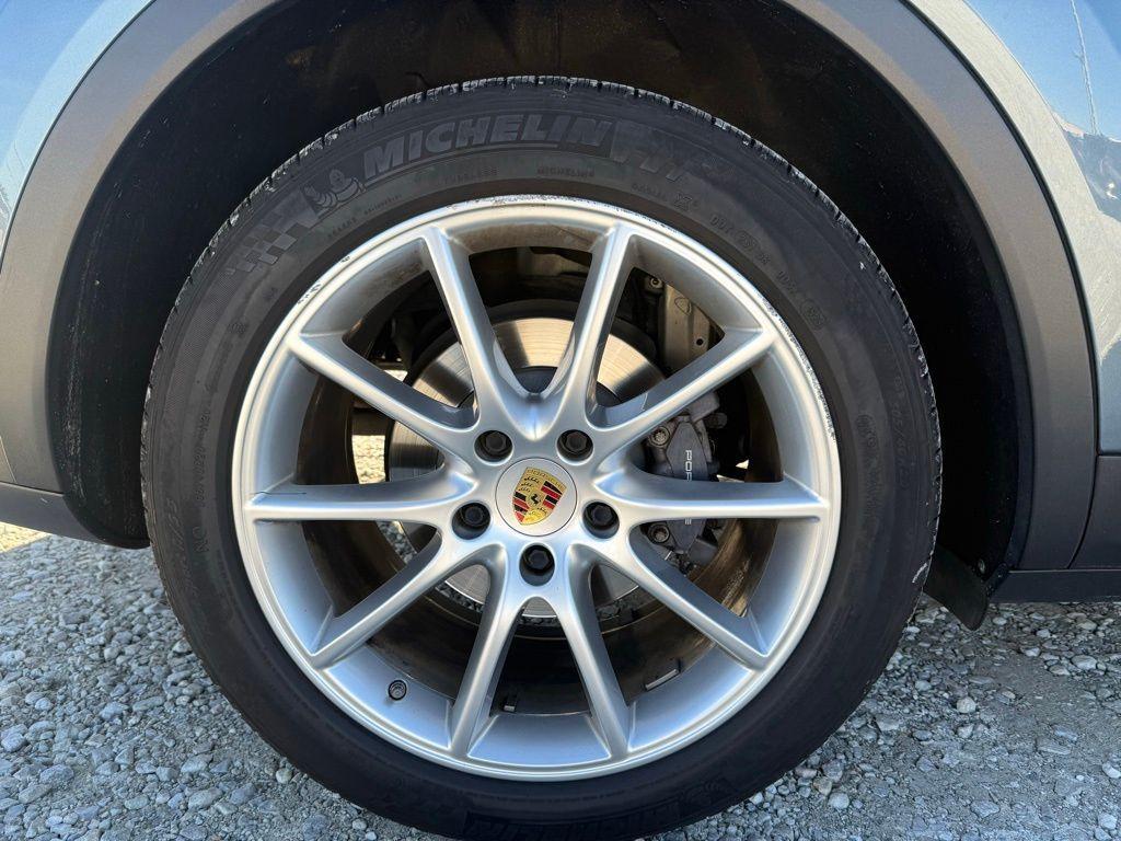 used 2020 Porsche Cayenne car, priced at $35,500