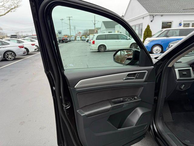 used 2018 Volkswagen Atlas car, priced at $16,914