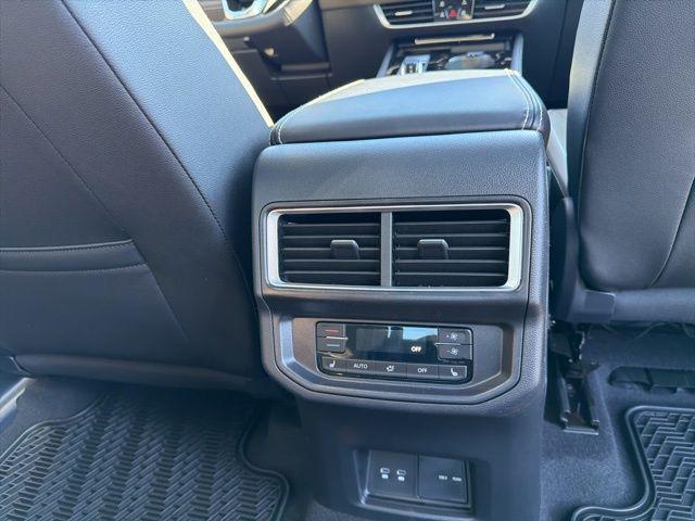 new 2026 Volkswagen Atlas car, priced at $52,388