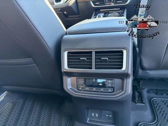 new 2026 Volkswagen Atlas car, priced at $50,388