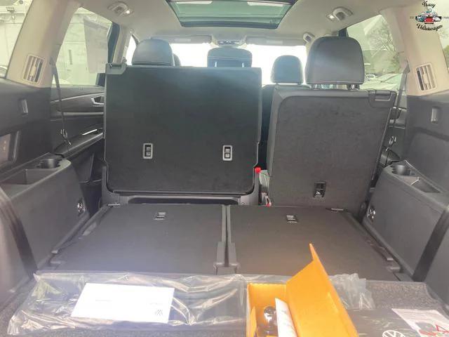 new 2026 Volkswagen Atlas car, priced at $51,238