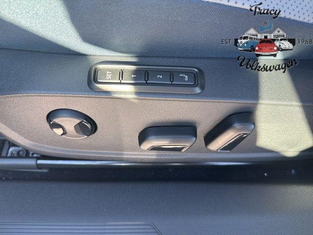 new 2025 Volkswagen ID.4 car, priced at $43,082