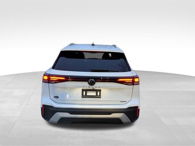 used 2025 Volkswagen Tiguan car, priced at $30,987