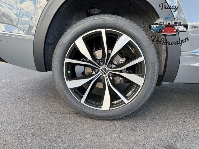 new 2026 Volkswagen Atlas car, priced at $52,998