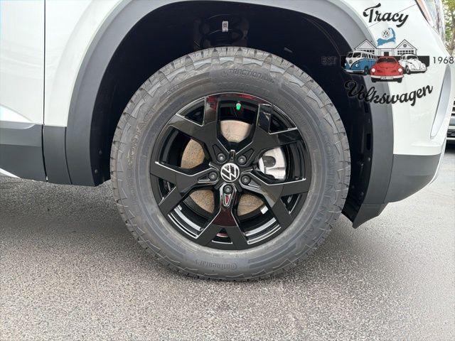 new 2026 Volkswagen Atlas car, priced at $48,988